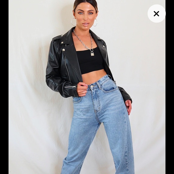 PrettyLittleThing Black Cropped PU Zip Detail Biker Jacket - Picture 2 of 6